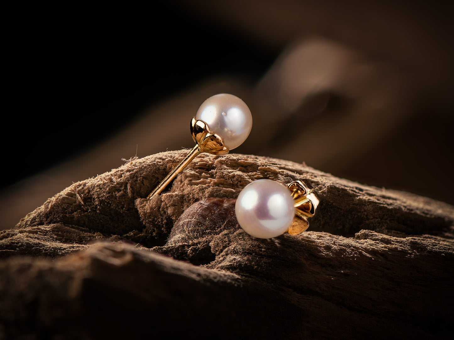 Par de Aretes de Oro naranja 18K con Perlas de Mar Cultivadas