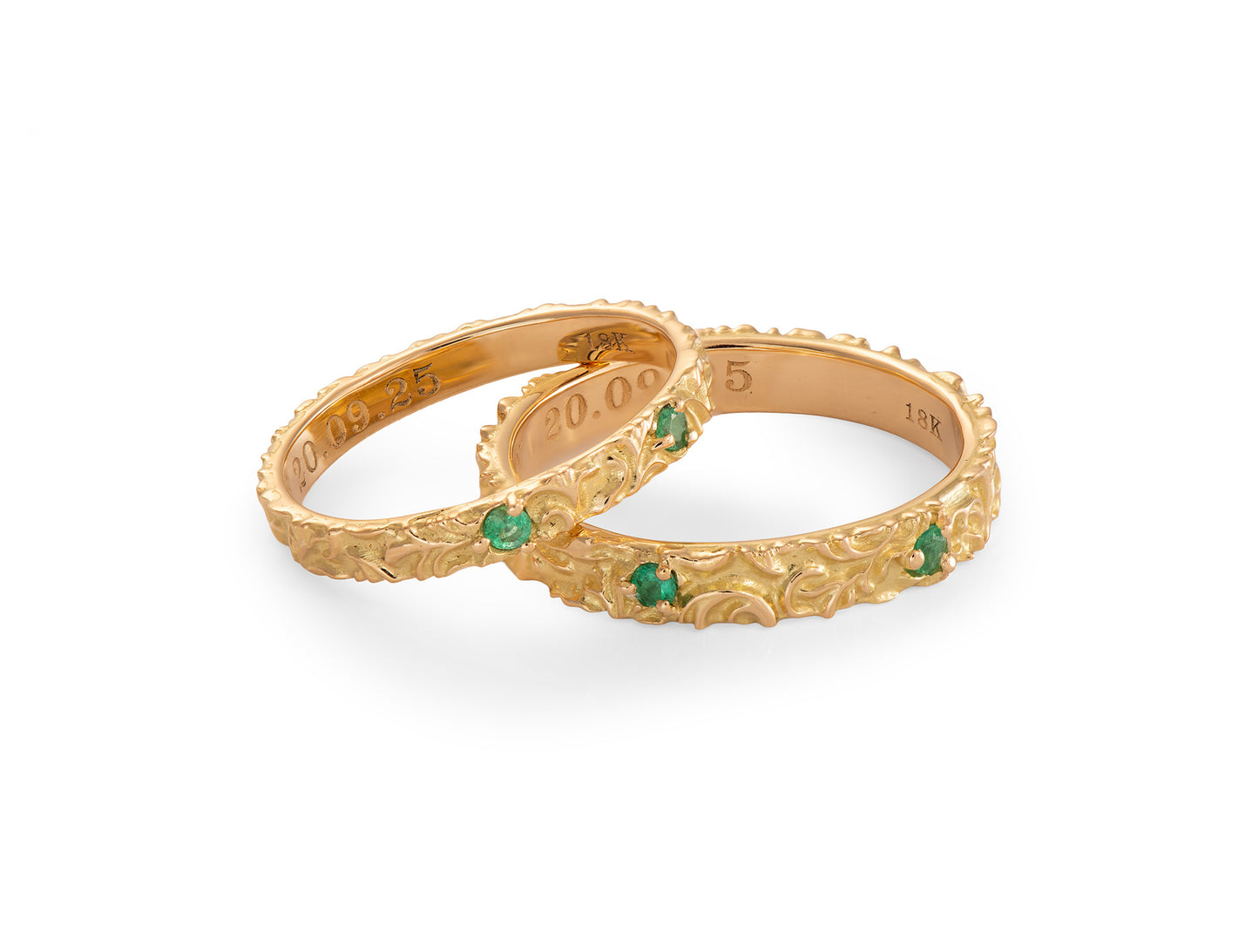 Par de aros de Oro Amarillo 18k con Esmeraldas Naturales