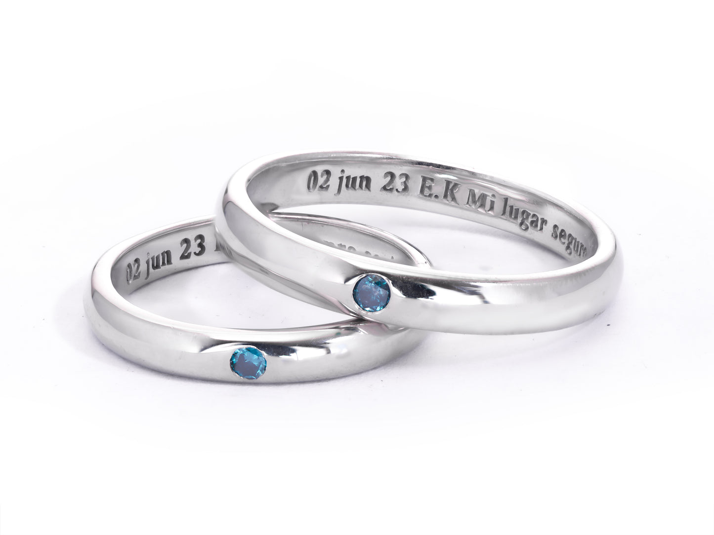 Par de aros de oro blanco con Diamante azul