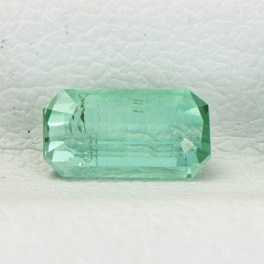 Turmalina Verde Azulado Claro Natural de 0.47Ct.