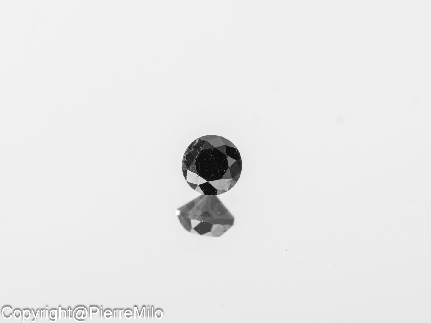 Diamante Negro de 0.36 Qt