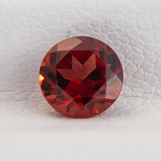 Granate Rojo Oscuro Natural de 0.6Ct.