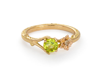 Anillo de Oro 18K con Peridoto y Zafiro