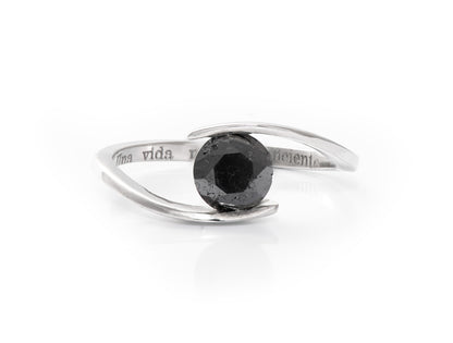Anillo de Oro Blanco 18K con Diamante Negro Natural