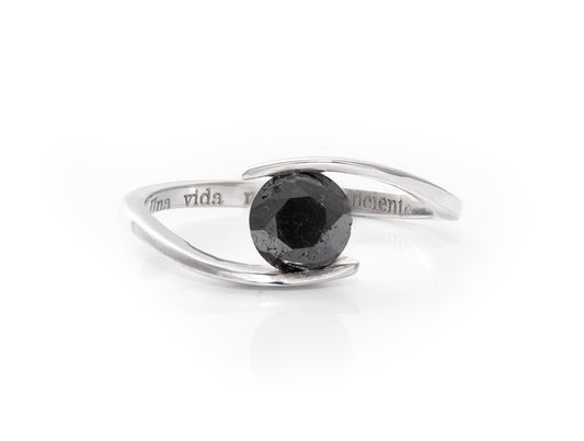 Anillo de Oro Blanco 18K con Diamante Negro Natural