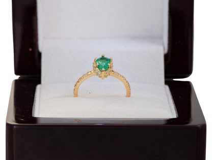 Anillo de Oro Amarillo 18K con Esmeralda Natural y Diamantes