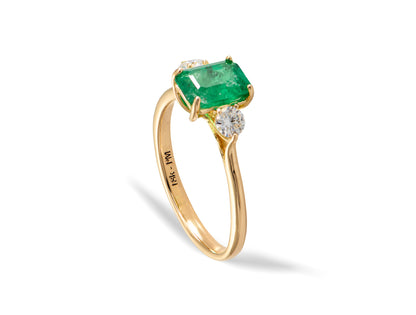 Anillo de Oro Amarillo 18K con Esmeralda Natural