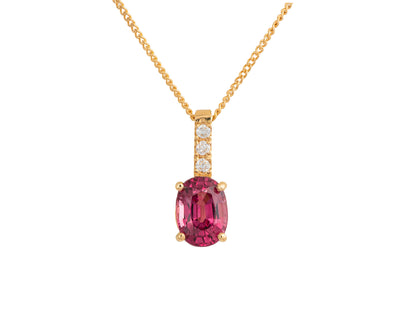Dije con cadena de oro 18k con Granate Natural