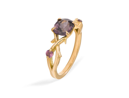 Anillo de Oro Amarillo 18K con Espinelas Naturales