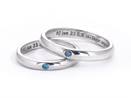 Par de aros de oro blanco con Diamante azul